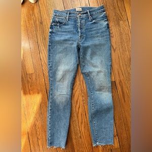 MOTHER The Stunner Ankle denim in Crate Digger. Size 26.